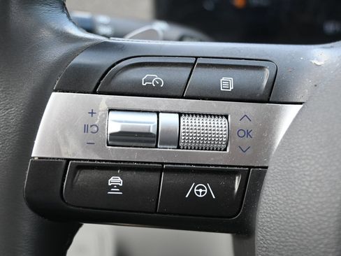 Used 2024 Hyundai Kona Limited AWD/4WD image 13