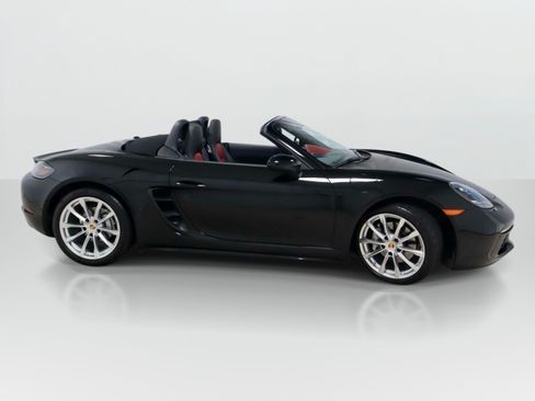 Used 2017 Porsche 718 Boxster RWD image 6