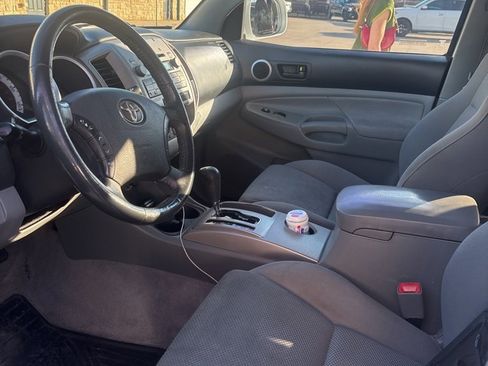 Used 2011 Toyota Tacoma PreRunner image 9