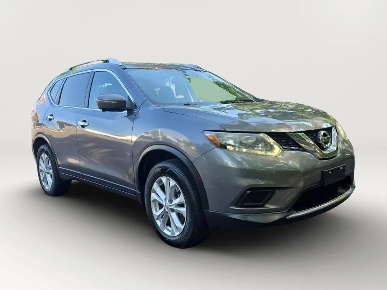 Used 2015 Nissan Rogue SV w/ SV Premium Package AWD/4WD image 3