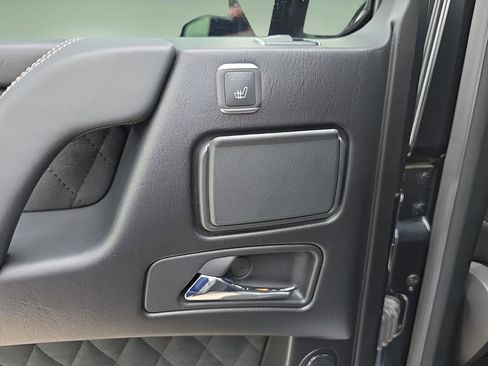 Used 2017 Mercedes-Benz G 550 Squared image 33