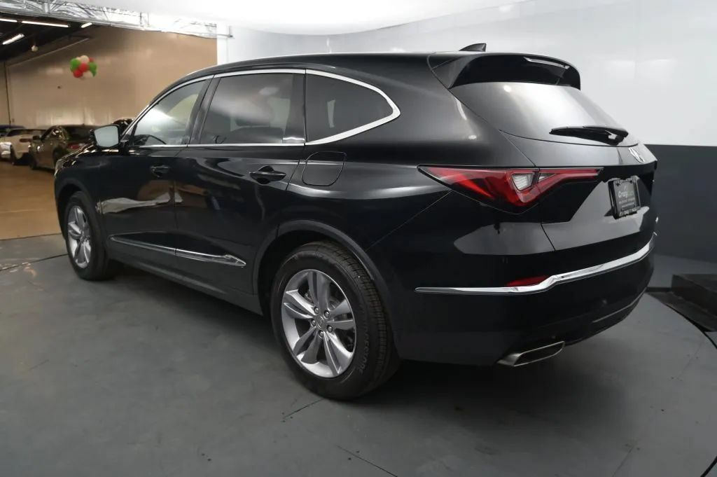 Used 2022 Acura MDX SH-AWD image 3