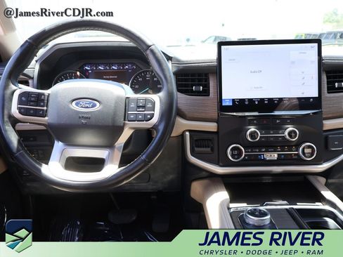 Used 2024 Ford Expedition Limited AWD/4WD image 20