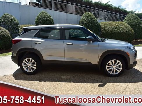 Used 2023 Chevrolet TrailBlazer LS FWD image 13