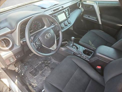 Used 2018 Toyota RAV4 LE FWD image 12