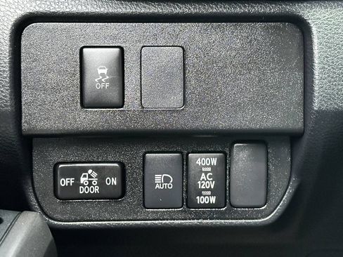 Used 2022 Toyota Tacoma TRD Off-Road w/ Technology Package AWD/4WD image 43