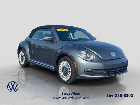 Used 2016 Volkswagen Beetle 1.8T S FWD image 1