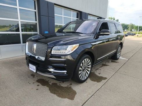 Used 2019 Lincoln Navigator Reserve AWD/4WD image 2