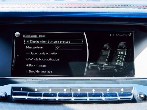 Used 2021 Rolls-Royce Cullinan Black Badge image 82