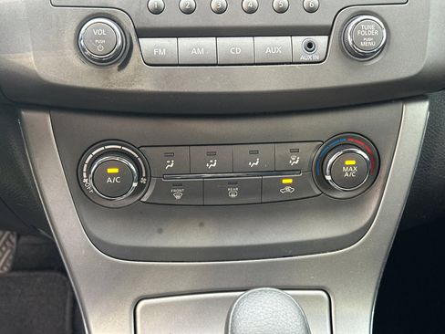 Used 2014 Nissan Sentra S image 28