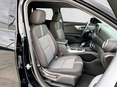 Used 2024 Chevrolet Blazer LT FWD image 9