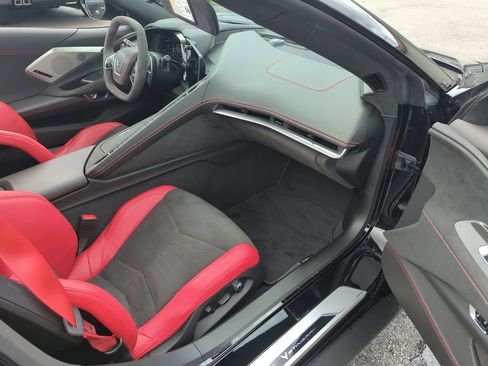 Used 2022 Chevrolet Corvette Stingray Premium Cpe w/ Z51 Performance Package RWD image 25