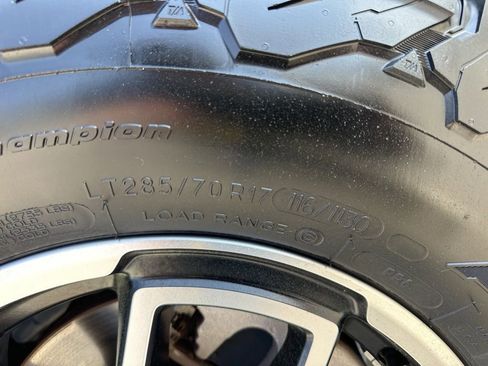 Used 2025 Jeep Wrangler Unlimited Rubicon w/ Convenience Group image 27