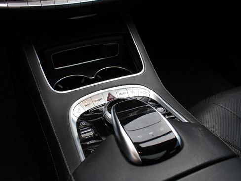 Used 2020 Mercedes-Benz S 560 4MATIC Sedan image 21