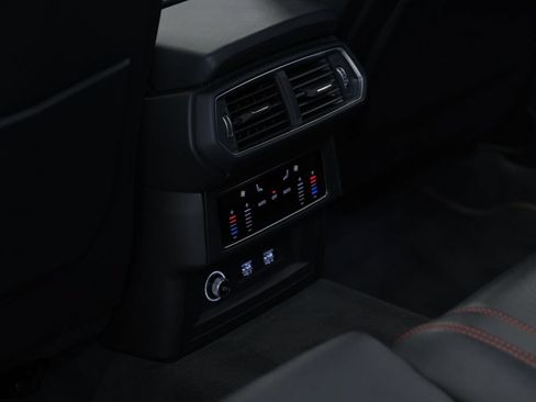 Used 2021 Lamborghini Urus AWD/4WD image 29