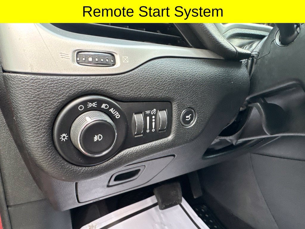 Used 2017 Jeep Cherokee Trailhawk AWD/4WD image 17
