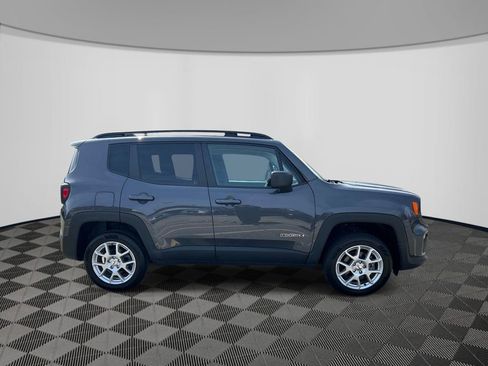 Certified 2023 Jeep Renegade Latitude w/ Premium Group AWD/4WD image 4