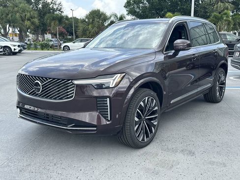 New 2025 Volvo XC90 T8 Plus w/ Protection Package image 2