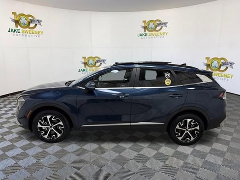 Certified 2024 Kia Sportage EX w/ EX Premium Package AWD/4WD image 10