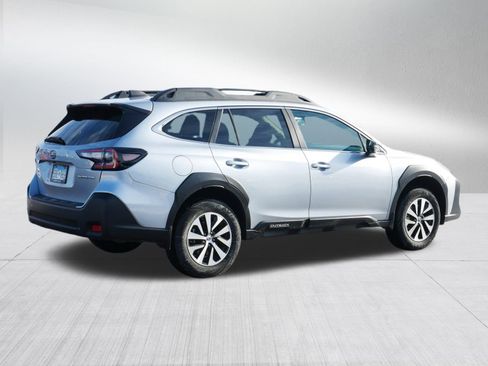 Used 2025 Subaru Outback Premium image 7