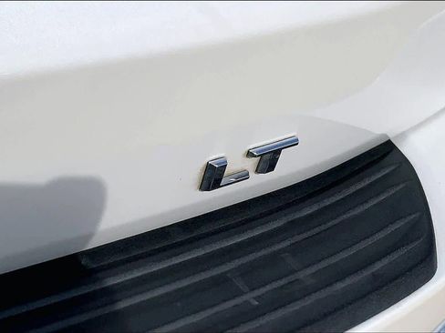 Used 2023 Chevrolet Suburban LT image 10