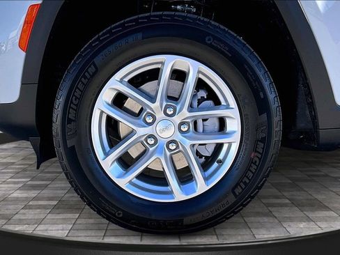 New 2026 Jeep Grand Cherokee Laredo image 32