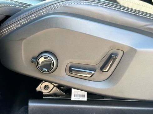 Used 2023 Volvo XC60 B5 Ultimate w/ Climate Package image 26