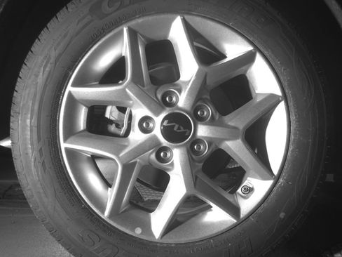 Used 2025 Kia Soul LX w/ LX Technology Package FWD image 15