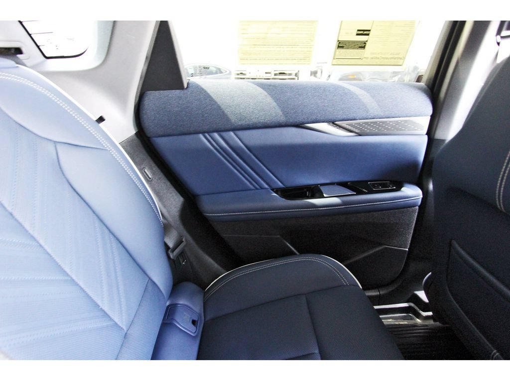 Certified 2025 Cadillac Optiq Sport 2 AWD/4WD image 11