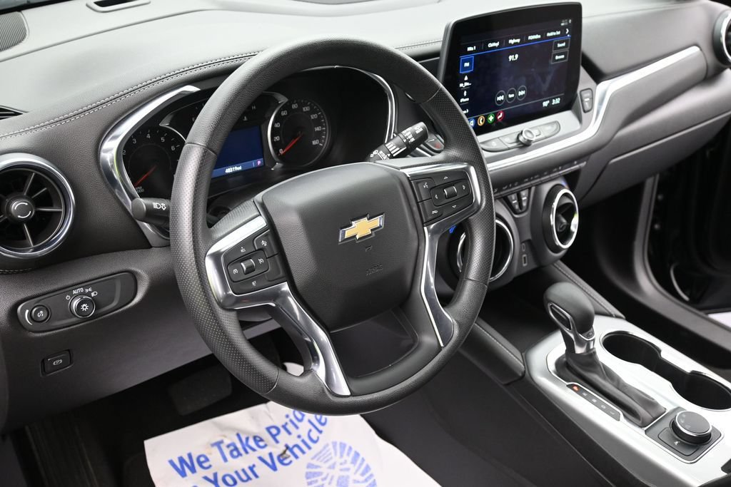 Used 2025 Chevrolet Blazer LT FWD image 14