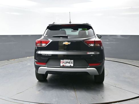 Used 2023 Chevrolet TrailBlazer LT w/ Convenience Package FWD image 13