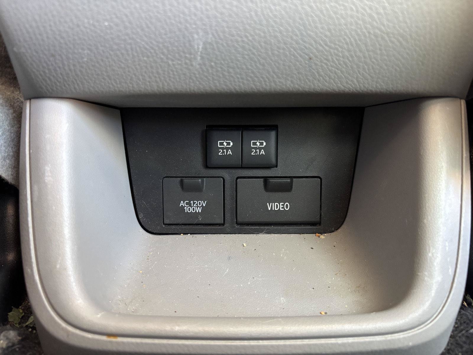 Used 2017 Toyota Highlander Limited AWD/4WD image 24