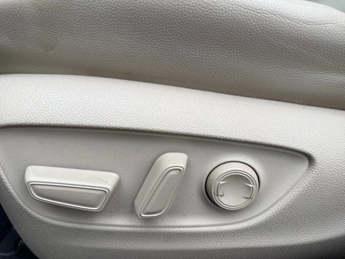 Used 2022 Toyota Highlander XLE image 33