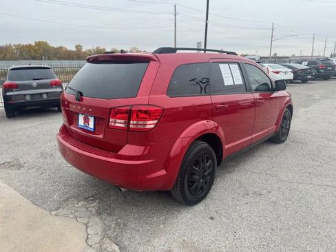 Used 2020 Dodge Journey SE w/ SE Popular Equipment Group image 3