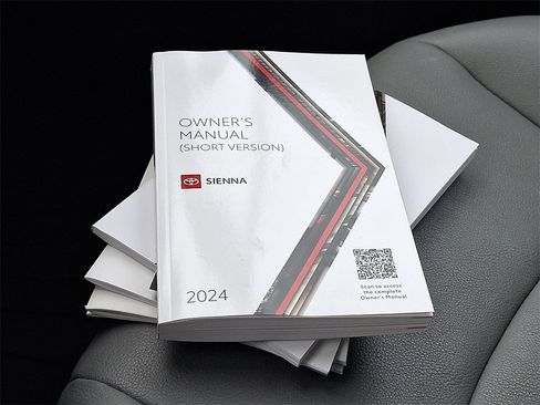 Certified 2024 Toyota Sienna XLE image 29