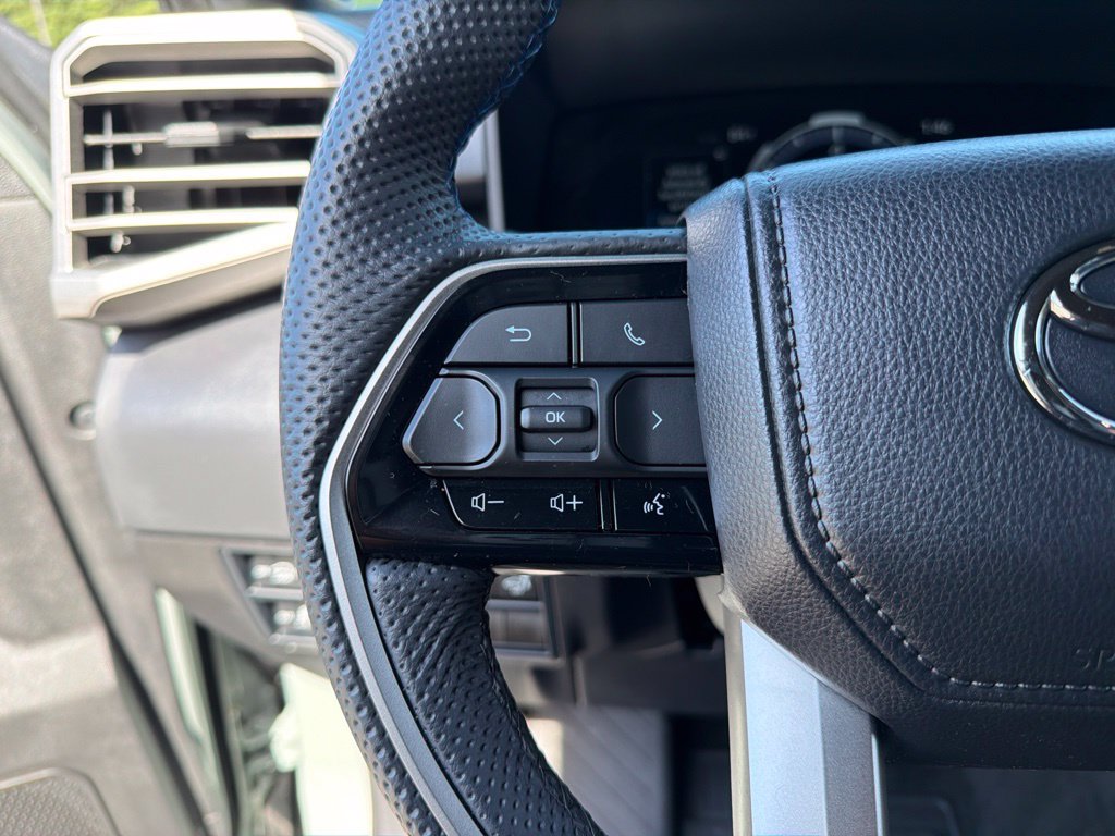 Used 2026 Toyota Sequoia Platinum AWD/4WD image 17