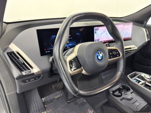 Used 2022 BMW iX xDrive50 w/ Premium Package image 13