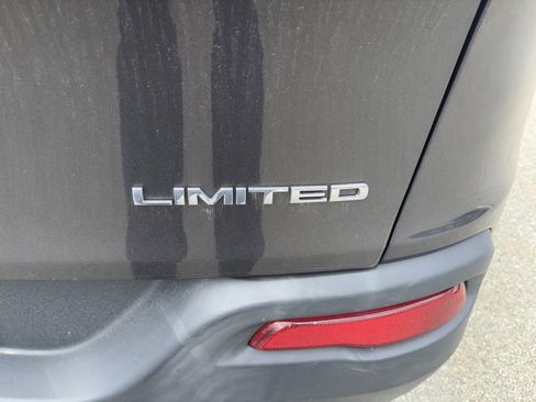 Used 2016 Jeep Cherokee Limited FWD image 9