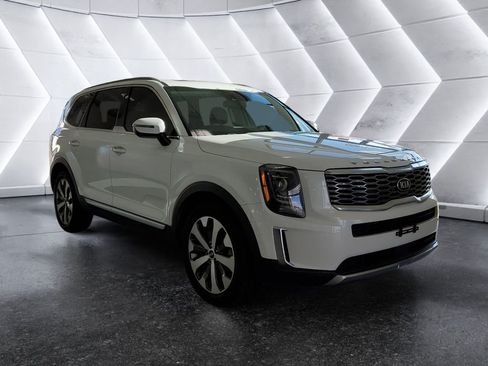 Used 2020 Kia Telluride S AWD/4WD image 1