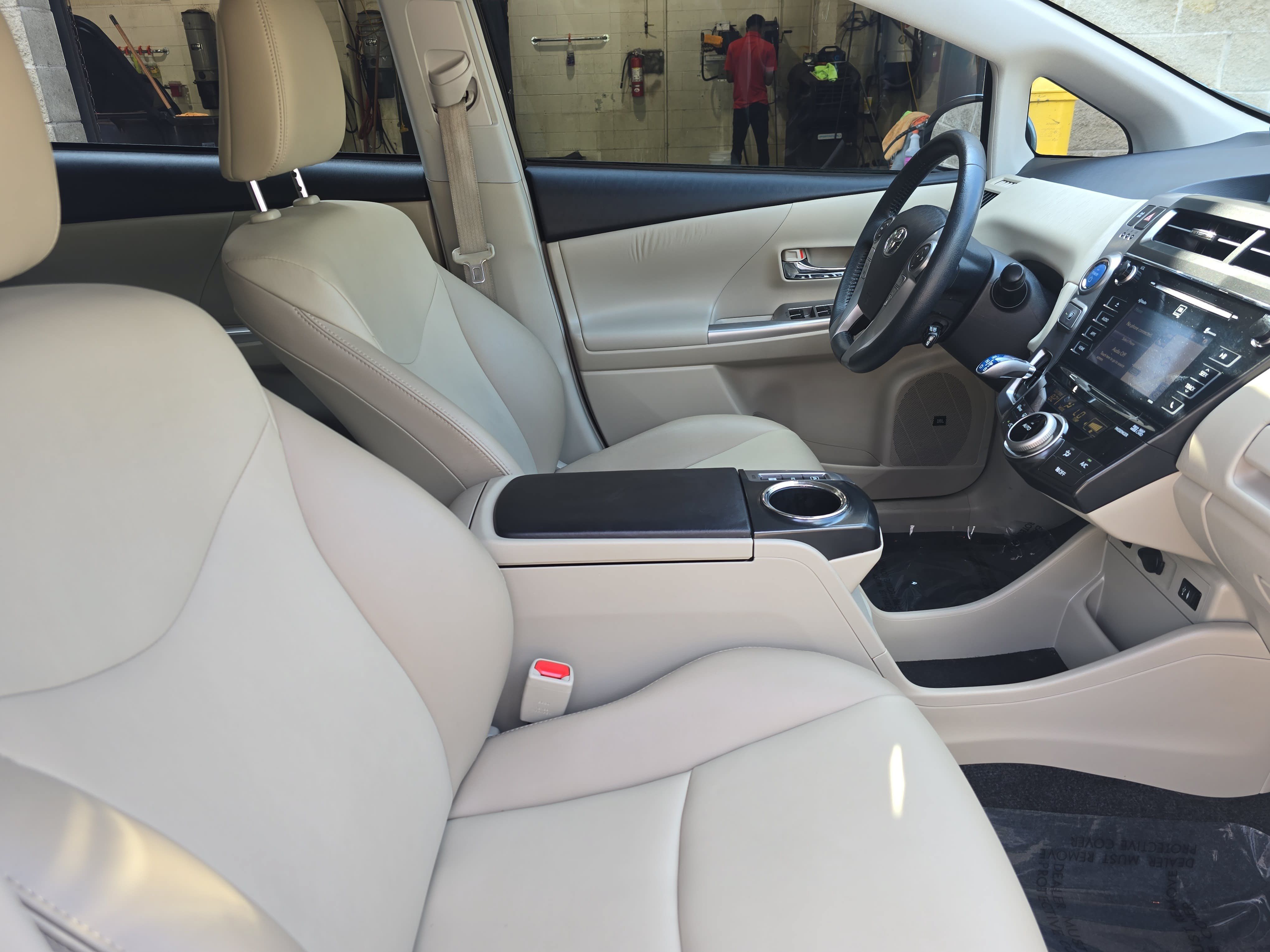 Used 2015 Toyota Prius V Five w/ Advanced Technology Package FWD image 10