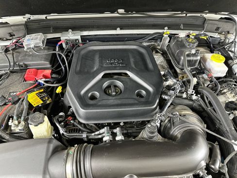 Used 2024 Jeep Wrangler Sport AWD/4WD image 28