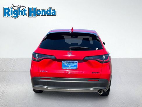 Used 2025 Honda HR-V Sport image 10