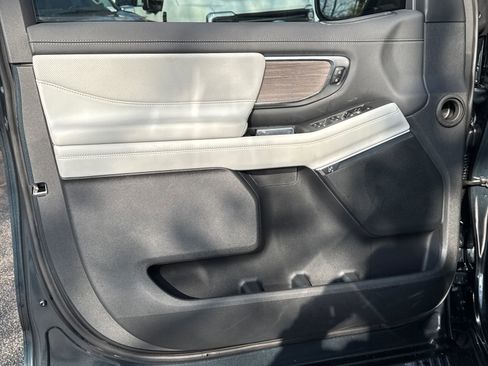 New 2026 Ford Expedition Max Platinum image 11