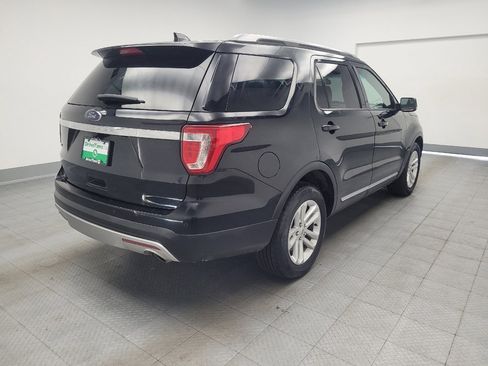 Used 2017 Ford Explorer XLT FWD image 9