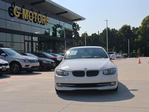 Used 2011 BMW 328i Convertible w/ Premium Pkg image 2
