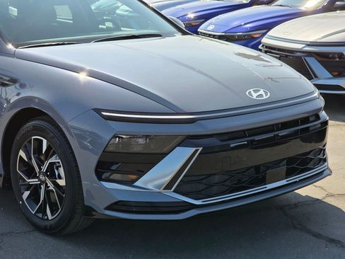 New 2025 Hyundai Sonata SEL image 3