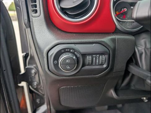 Used 2022 Jeep Gladiator Rubicon w/ Cold Weather Group image 15