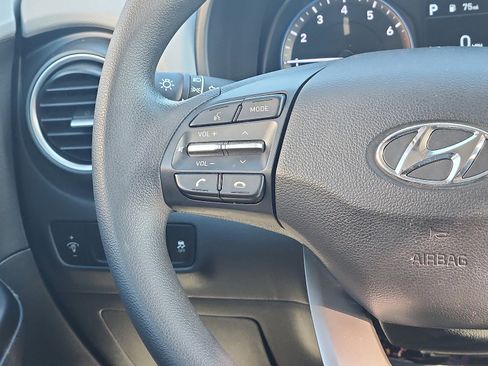 Used 2021 Hyundai Kona SE image 15