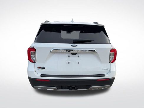 Certified 2023 Ford Explorer XLT w/ Equipment Group 202A AWD/4WD image 6