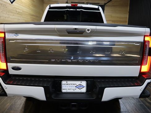 Used 2024 Ford F250 Platinum image 4